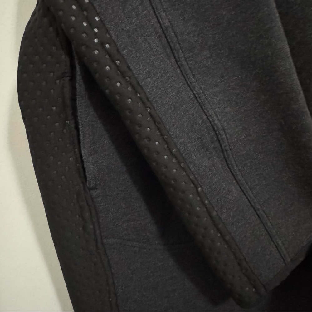 Lululemon City Bound Reversible Jacket Size Large - Picture 9 of 16